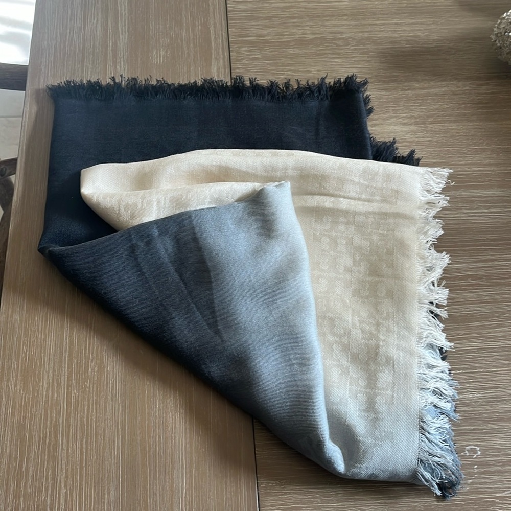 Tory Burch Shawl 🧣 Scarf